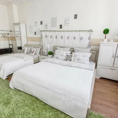 3bedrooms On Karl Marksa Daire Minsk