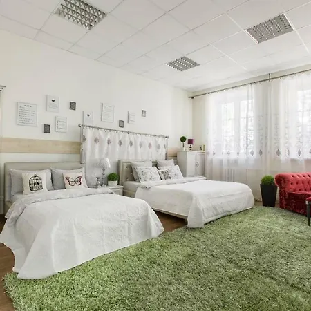 3bedrooms On Karl Marksa Apartament Mińsk